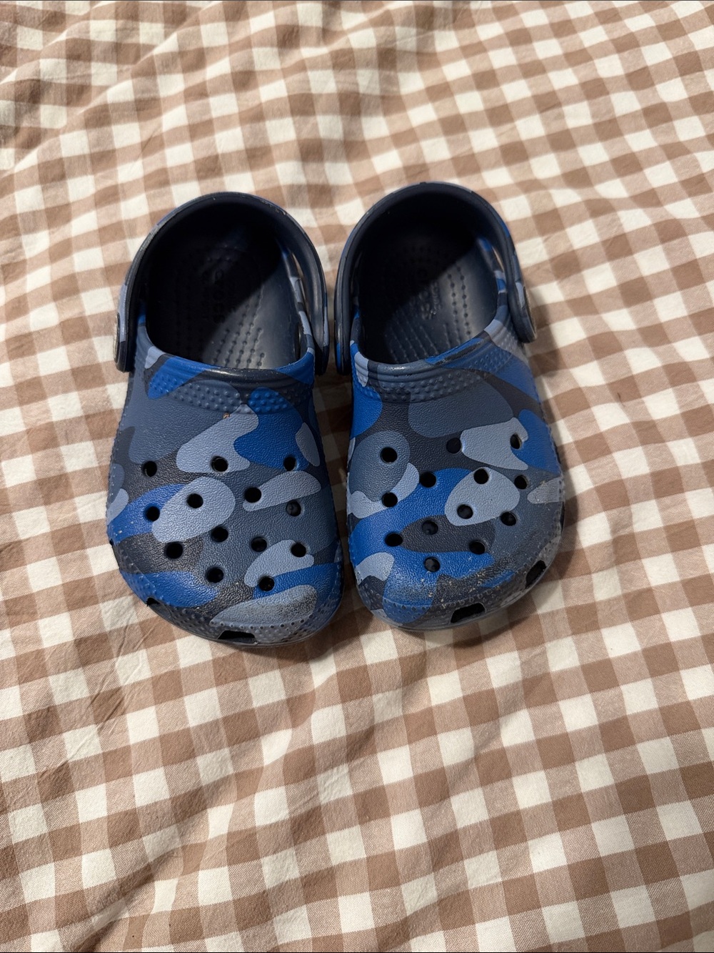 CROCS Kids Blue Gray Camo Slip-On Water Clogs